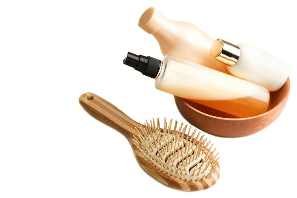 Productos para el cuidado del cabello aislados sobre fondo blanco. Concepto cuidado del cabello
. - Foto, Imagen