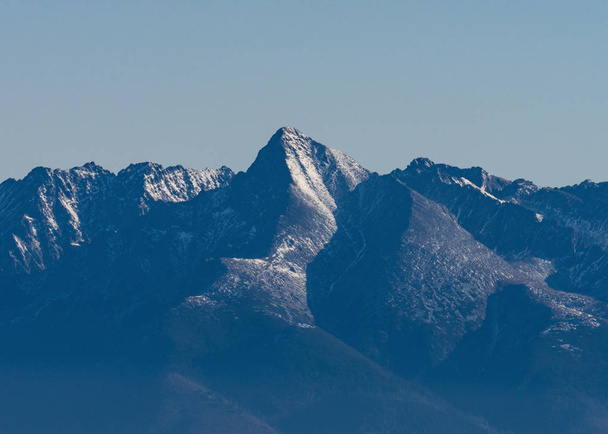 Холм Криван (2494 м), символ Словакии в горах Высоких Татр, Словакия. Криванский холм, национальный символ Словакии, Вид из Чопака
. - Фото, изображение