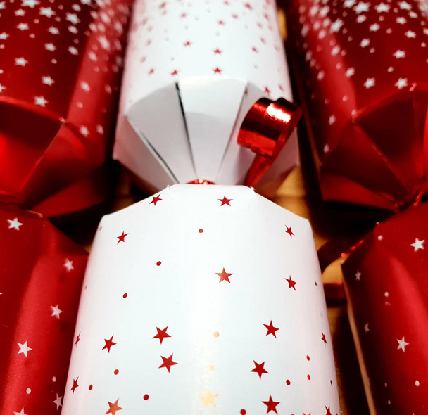 Karácsonyi piros és fehér kekszet Vértes - Fotó, kép