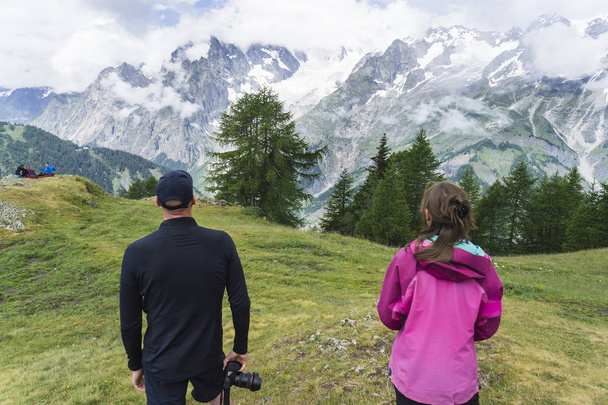 tour du mont blanc trekking unico di circa 200 km intorno al Monte Bianco, passando per Italia, Svizzera e Francia
 - Foto, immagini