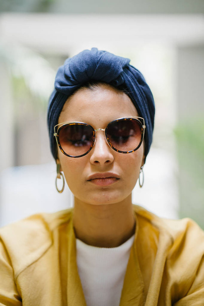 portrait of a young woman in sunglasses - Φωτογραφία, εικόνα