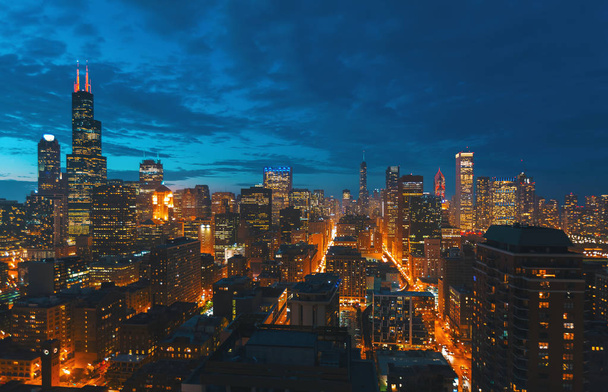 Downtown chicago városkép felhőkarcolók skyline - Fotó, kép
