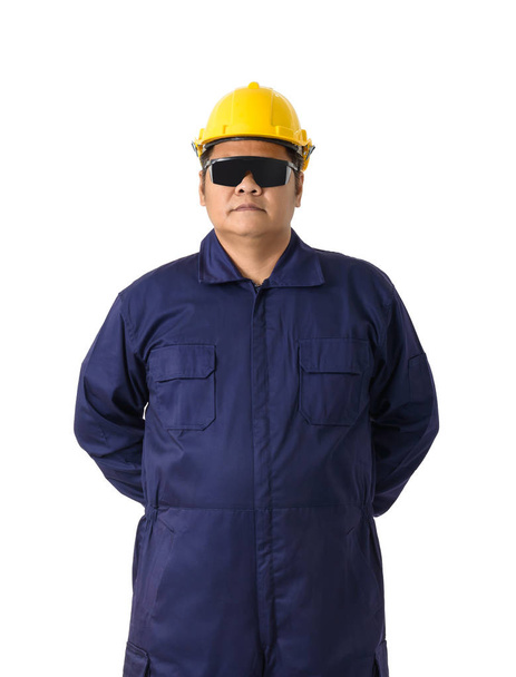 ritratto del lavoratore in tuta meccanica con casco e occhiali di sicurezza isolati su sfondo bianco percorso di ritaglio
 - Foto, immagini