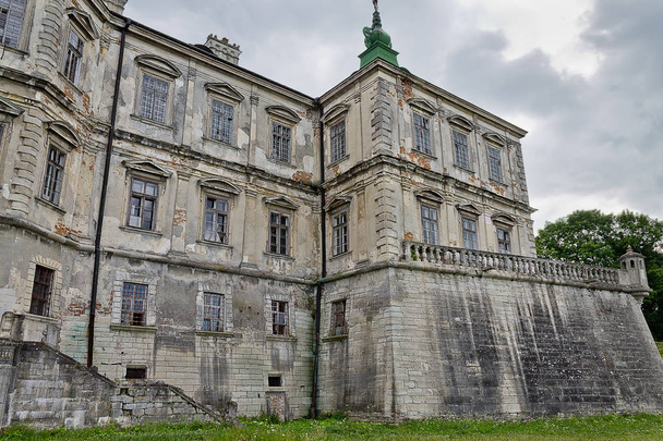 Ουκρανικά-παλιό Pidhirtsi κάστρο του 17ου αιώνα - Φωτογραφία, εικόνα