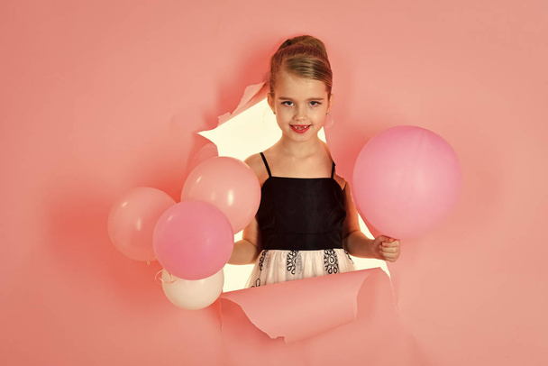 punchy pastels, pretty small kid. punchy pastels, little girl with balloons - Foto, Bild