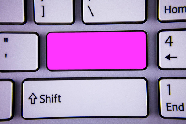 Tasarım iş kavramı boş kopya metin şablonu klavye tuşu niyeti kadar promosyon malzeme sahte Web afiş oluşturmak bilgisayar yansıma mesaj - Fotoğraf, Görsel