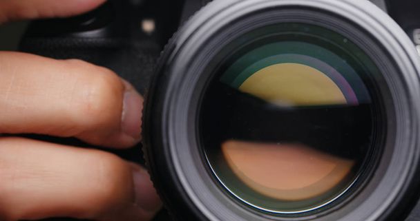 Изменение диафрагмы объектива камеры крупным планом
 - Фото, изображение