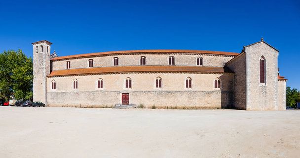 igreja de santa clara Kirche Teil des ehemaligen Santa Clara Nonnenklosters in der Stadt Santarem, Portugal - Bettelgotik aus dem 13. Jahrhundert - Foto, Bild