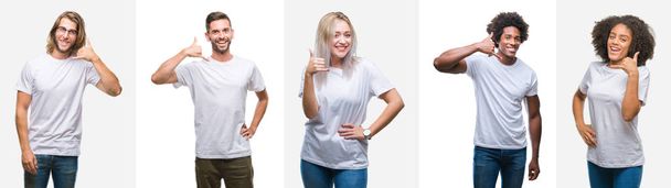 Коллаж группы молодых людей в белой футболке на изолированном фоне улыбается, делая телефонный жест рукой и пальцами, как будто разговаривая по телефону. Коммуникационные концепции
. - Фото, изображение