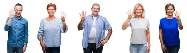 中年期の孤立した背景表示と指で上向きに高齢者グループのコラージュ数は自信を持って、幸せな笑みを浮かべている間 4. - 写真・画像