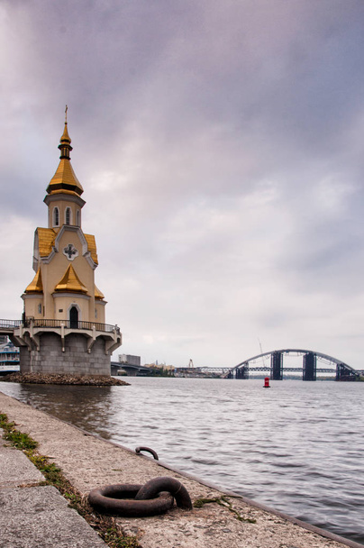 Церква Святого Миколая на воді, Київ 2018 - Фото, зображення