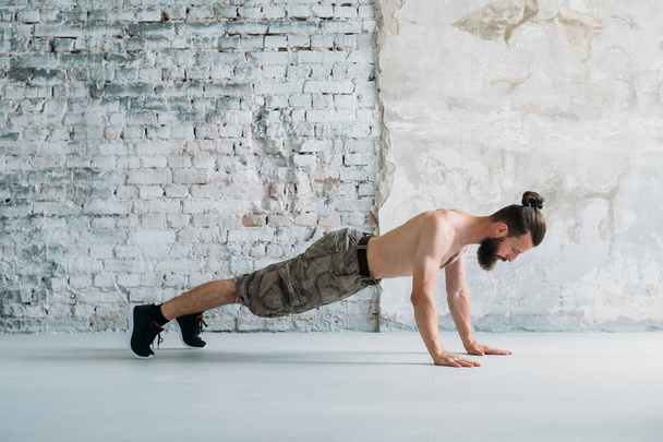 plank sport training fitness lifestyle man - Valokuva, kuva