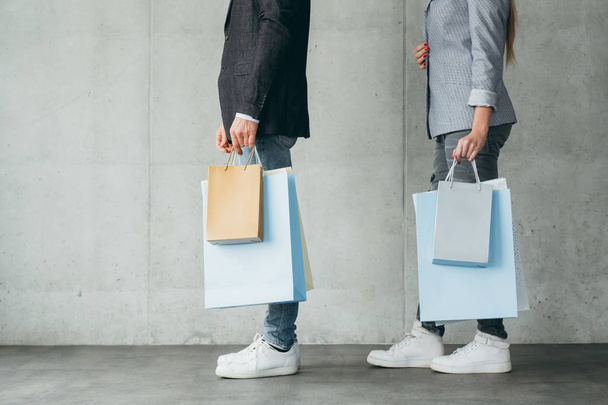 shopping lifestyle buying addiction man woman bags - Valokuva, kuva
