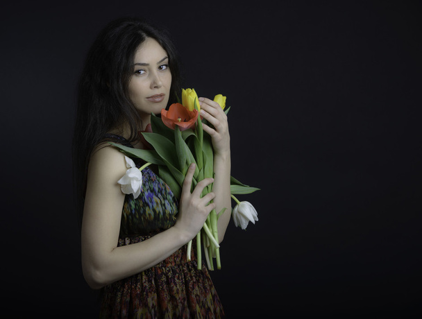 krásná mladá dívka s kyticí, jaro. Studio p - Fotografie, Obrázek