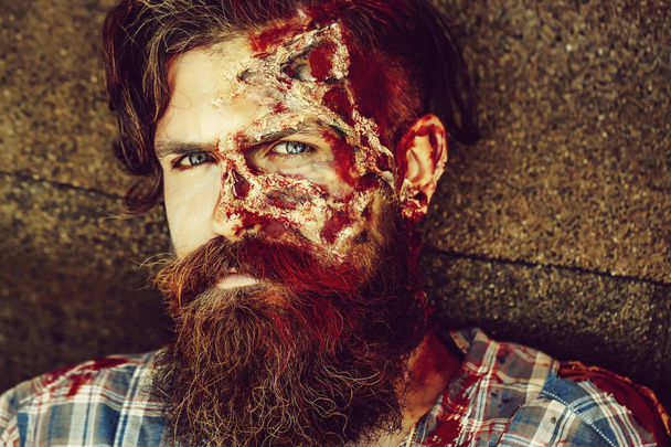 Bearded zombie man - 写真・画像