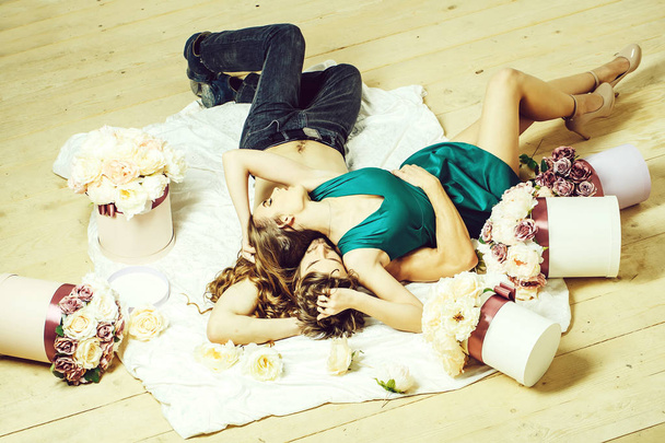 Sexy couple lovers on floor - Foto, Bild