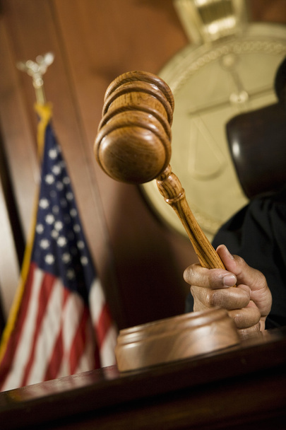 Judge Striking Gavel In Courtroom - Фото, зображення
