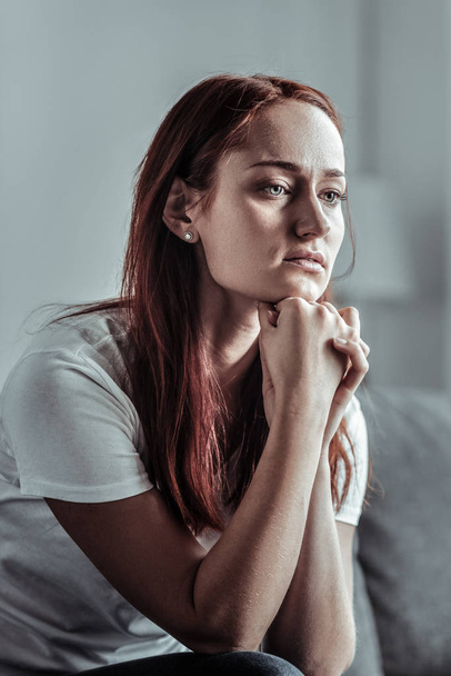 Portrait of upset woman that being in frustration - Фото, зображення