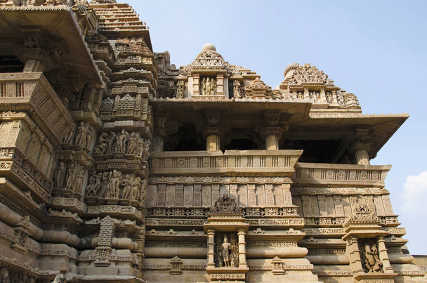 LAKSHMANA TEMPLE, South Wall, Base, - markkinaraon jumalia, Western Group, Khajuraho, Madhya Pradesh, Intia Unescon maailmanperintökohde
 - Valokuva, kuva