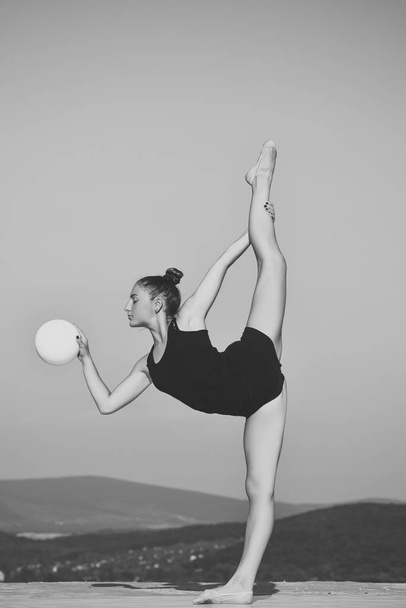 Flexibility in acrobatics and fitness health. - Fotografie, Obrázek