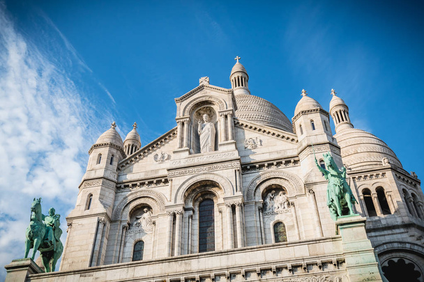 αρχιτεκτονική λεπτομέρεια από τη Βασιλική του την ιερή καρδιά του Παρισιού, Γαλλία - Φωτογραφία, εικόνα