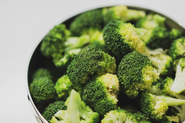 Ham taze brokoli çiçeği, sağlıklı yeşil Organ hazır yemek için. - Fotoğraf, Görsel