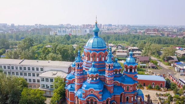 Rosja, Irkuck. Kościół ikonę Matki Bożej Kazańskiej w Craft Sloboda. Cerkiew, Kościół protestancki, od Dron   - Zdjęcie, obraz