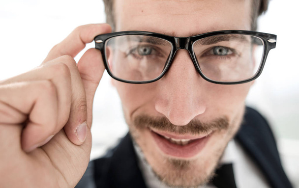 Portrait of serious man wearing glasses - Фото, изображение