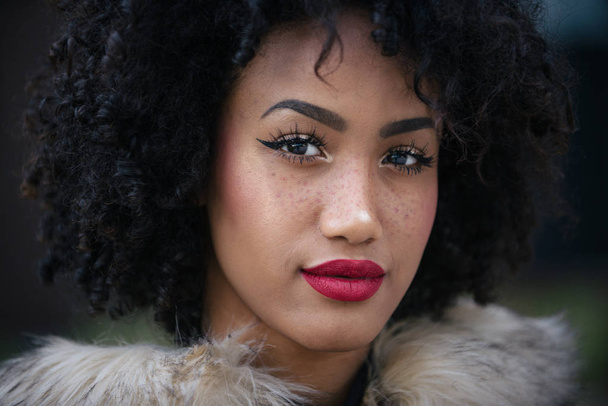 Portrait of a beautiful afroamerican young woman - Fotoğraf, Görsel