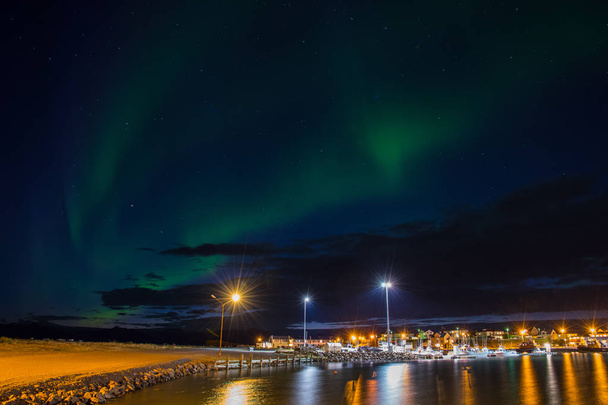 Norhtern světla nad port Hornafjordur na Islandu - Fotografie, Obrázek
