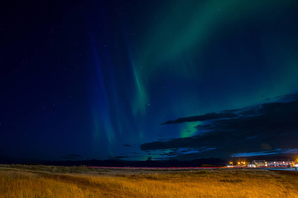 Nordlichter über dem Hafen von hornafjordur in Island - Foto, Bild