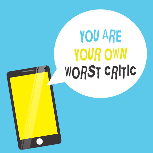 Word tekst u zijn uw eigen ergste criticus schrijven. Businessconcept voor te hard op zelf nee tegen positieve Feedback - Foto, afbeelding