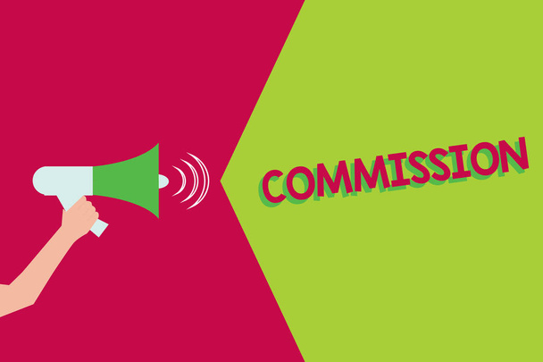 Κείμενο πινακίδα που δείχνει την Επιτροπή. Εννοιολογική φωτογραφία εντολή comanalysisd ρόλο που δίνεται σε μια επίδειξη ή ομάδας νομοθεσία - Φωτογραφία, εικόνα