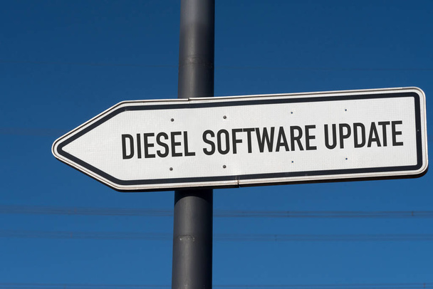 Note on Diesel Software Update - Photo, Image
