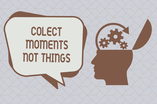 Teksti merkki osoittaa Colect Moments Not Things. Käsitteellinen valokuva kerätä muistoja kuin lyhytikäisiä omaisuutta
 - Valokuva, kuva