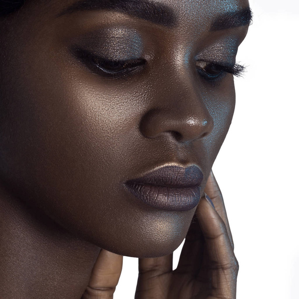 Young beautiful black woman with clean perfect skin makeup. Beauty portrait - Zdjęcie, obraz