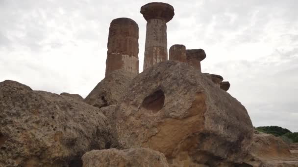 Temples in Valle del Templi, Sicily. Old temples - famous landmark of Sicily. - Footage, Video