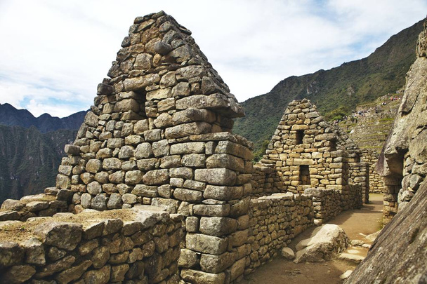 Blick auf die antike Inka-Stadt Machu Picchu. die Inka-Stätte aus dem 15. Jahrhundert. "Verlorene Stadt der Inkas". Ruinen des Machu-Picchu-Heiligtums. UNESCO-Welterbe site.peru - Foto, Bild