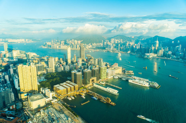 Bella architettura edificio esterno paesaggio urbano di Hong Kong skyline città sul cielo blu - Foto, immagini