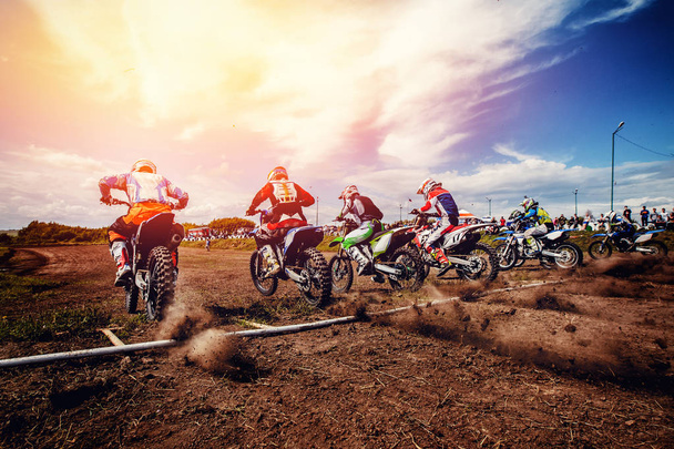 motocross cross-country részt vesz egy motorkerékpár racer - Fotó, kép