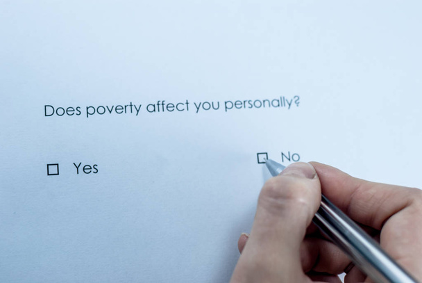 ¿La pobreza te afecta personalmente?
? - Foto, imagen