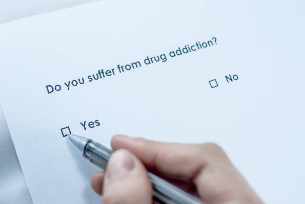 Souffrez-vous de toxicomanie ?
? - Photo, image