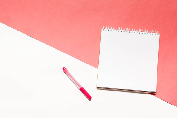 Open blank notebook on colorful background - Foto, afbeelding