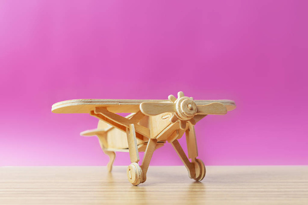 toy airplane on the table - Фото, зображення