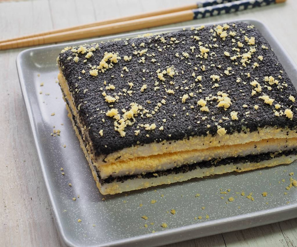Aasialainen ruoka Musta seesami ahne riisi kakku
 - Valokuva, kuva