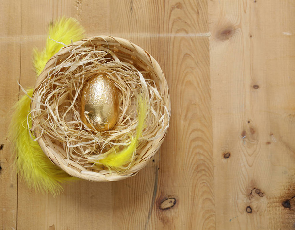 huevo de oro símbolo de la riqueza
 - Foto, Imagen