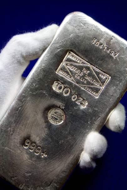 Şirket, İngiltere - 100 eritme Sheffield ons gümüş külçe Bar külçe oz - Fotoğraf, Görsel