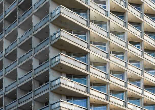 Facciata di un moderno edificio in cemento armato. Architettura sovietica
 - Foto, immagini