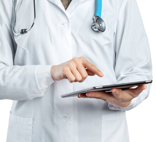 médecin utilisant une tablette numérique - Photo, image