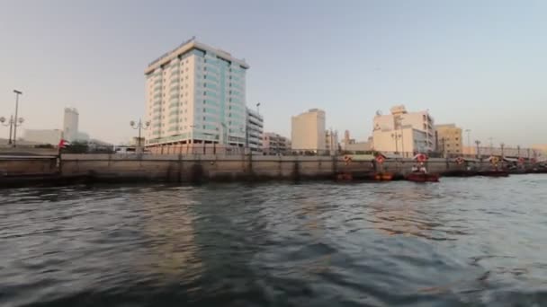 Dubai Creek am Abend - Filmmaterial, Video